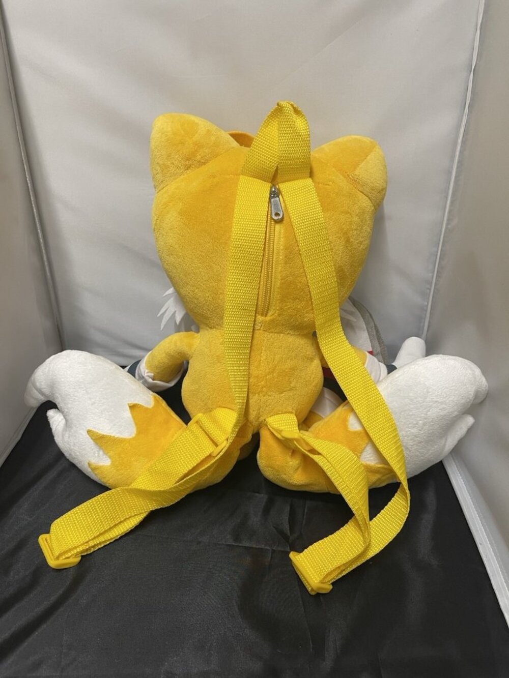 Official Sonic the Hedgehog Tails Plush Character Backpack - Picture 3 of 5